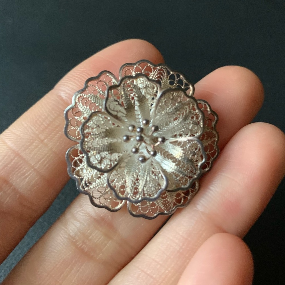 Vintage 925 silver flower brooch
